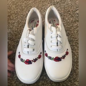 RED HAT SOCIETY KEDS white leather